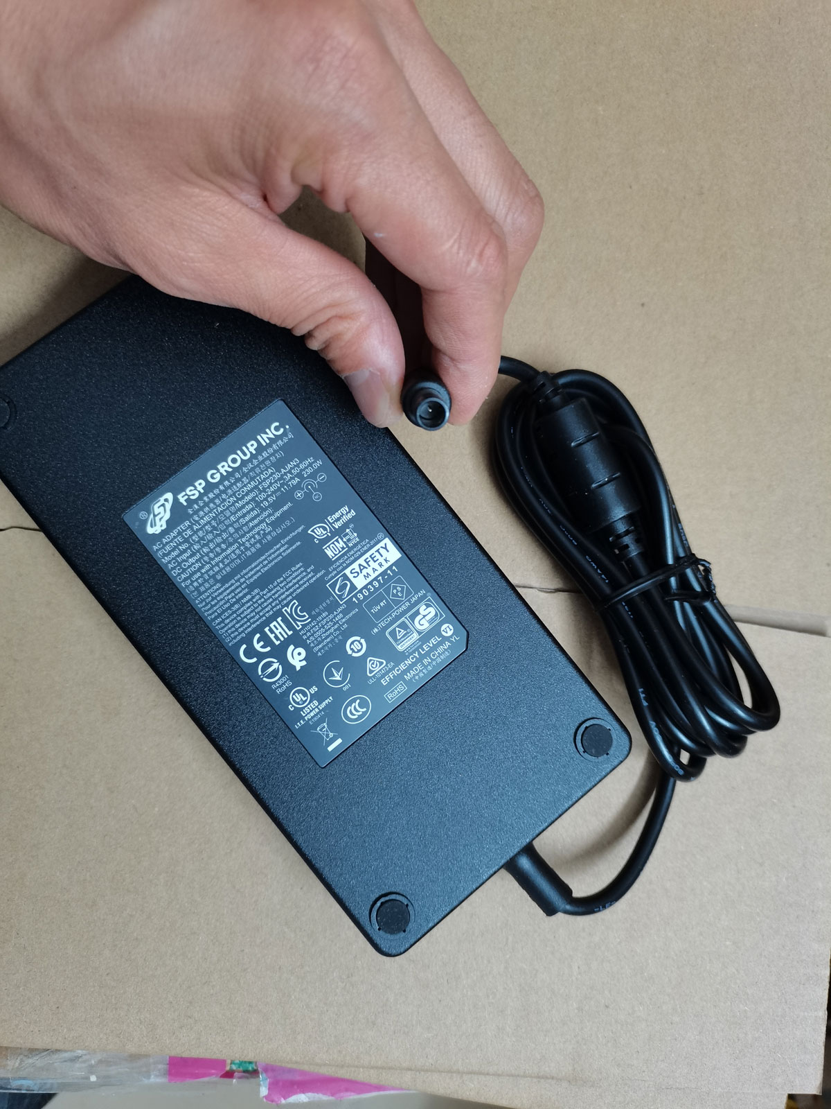 NEUES echtes Slim FSP 19,5 V 1 – Pc Gaming Msi Bewertung und Preis