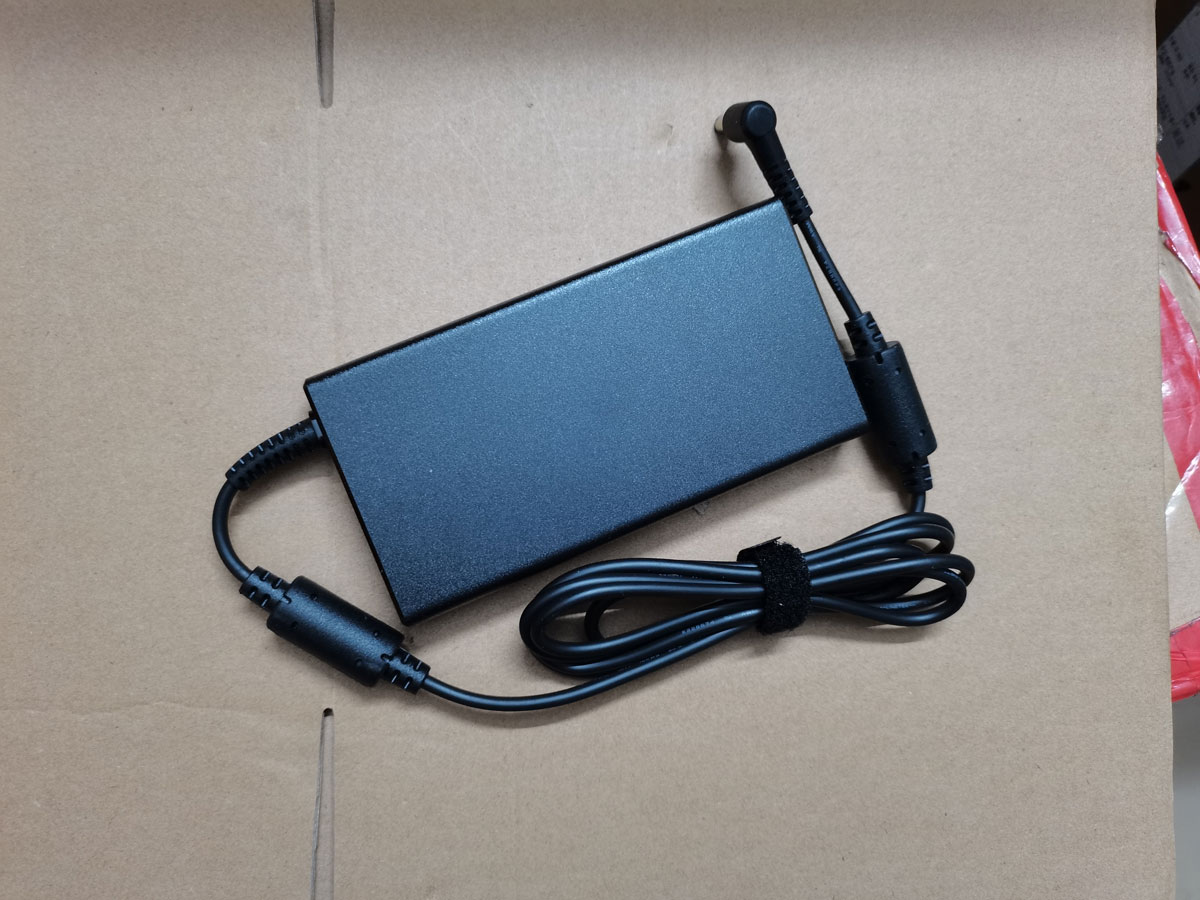 NEUES OEM Slim Chicony 20,0 V  – Pc Gaming Msi Bewertung und Preis