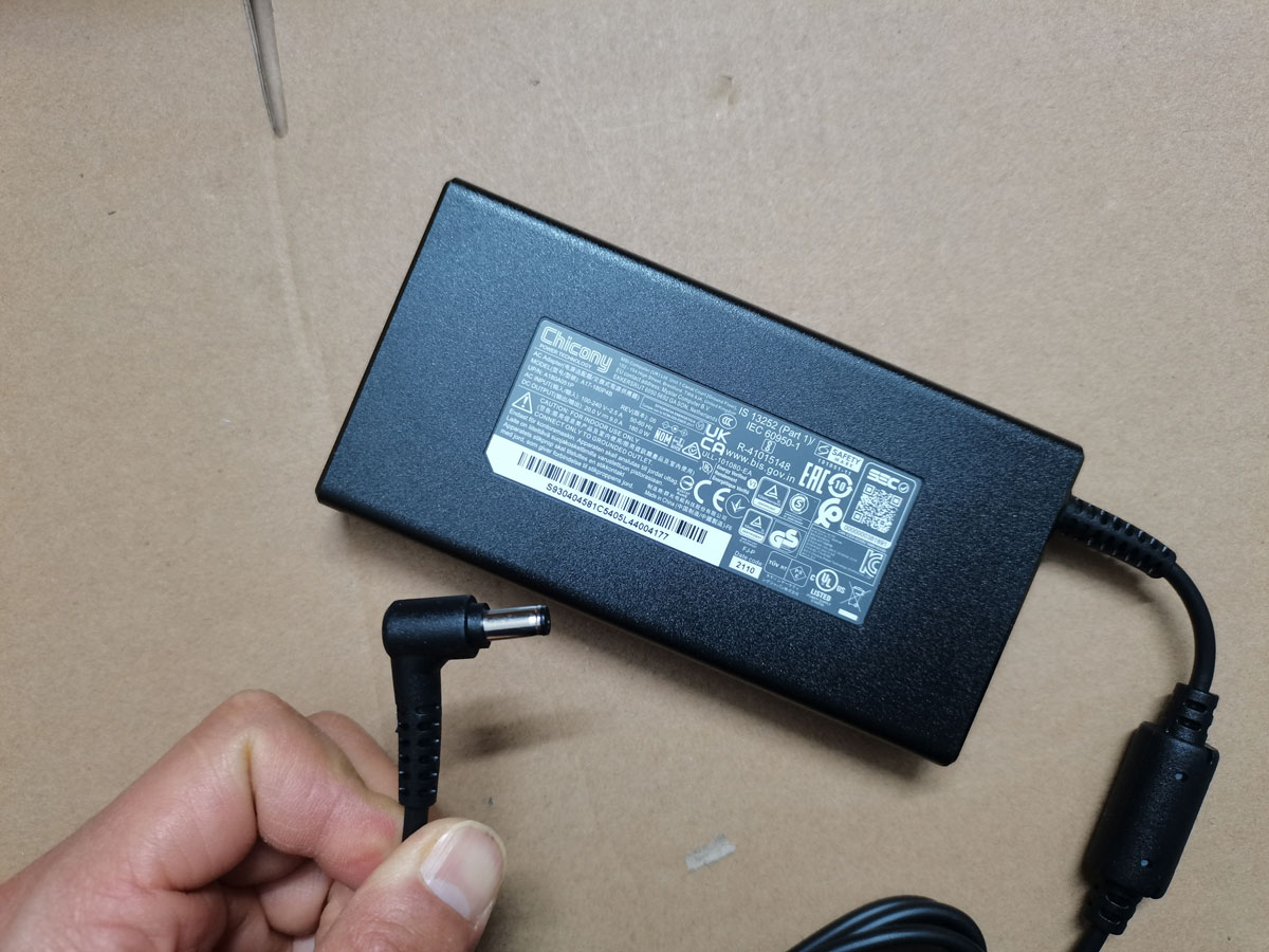 NEUES OEM Slim Chicony 20,0 V  – Pc Gaming Msi Bewertung und Preis